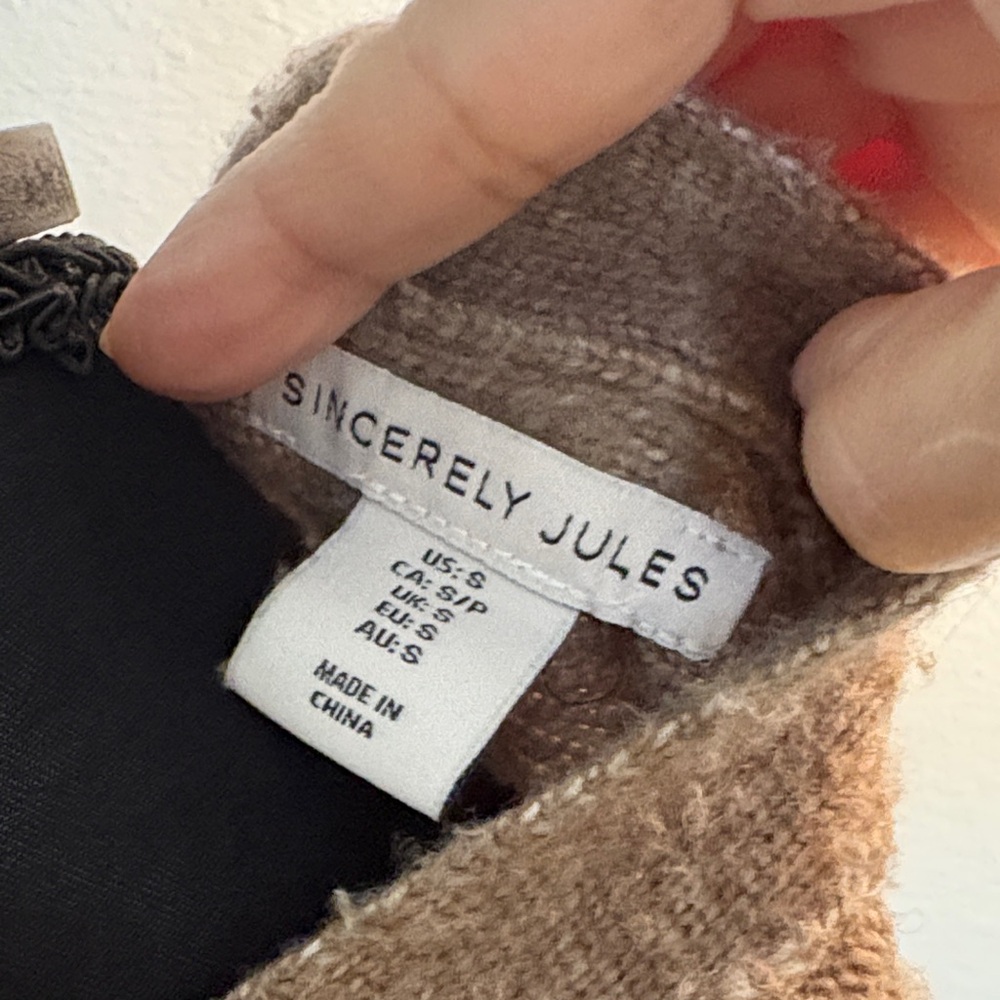 Women's Tan Sweater Vest - Picture 5 of 6